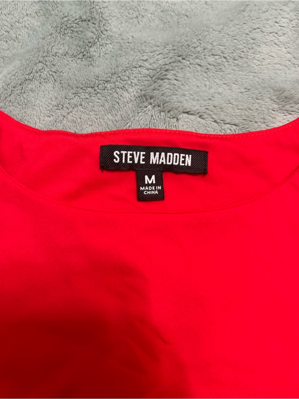 Steve Madden Women's Bright Red Short Sleeve Crewneck Tee
